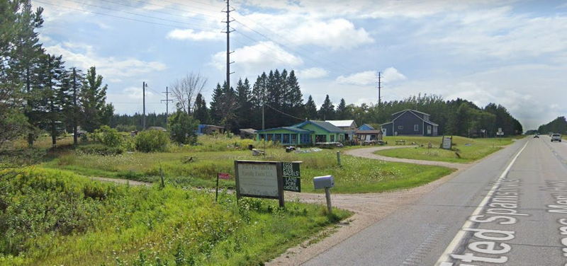 Honest Injuns Tourist Trap - 2022 Photo (newer photo)